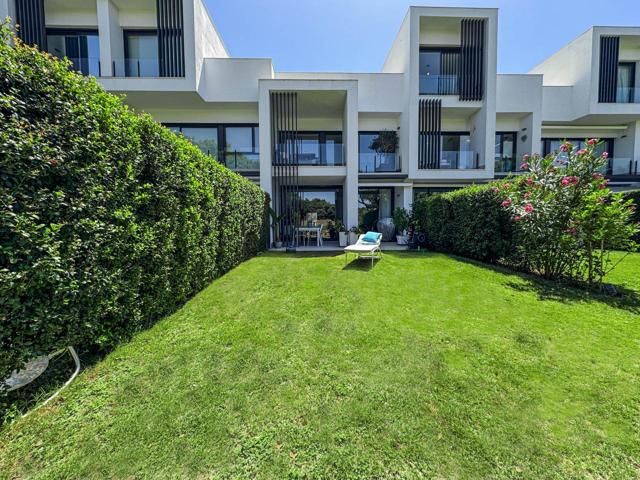 Adosado en venta en San Roque de 280 m2 photo 0