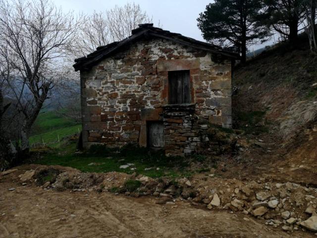 2 Cabañas Juntas a refomar de 180 m2 const. en Terreno de 1. m2. Pto. de La Sía Km.6 (Espinosa-Burgos) photo 0