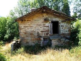 Cabaña Indep. + Almacén suman 172 m2 constr. Cabaña 126m2 2 Plantas y Almacén 46m2 2 plantas. Terreno de 14570m2.Trueba photo 0