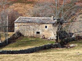 Cabaña pasiega Indep. de 138 m2 en 2 plantas con Terreno de 10.120 m2 en Trueba (14 km. de Espinosa) photo 0