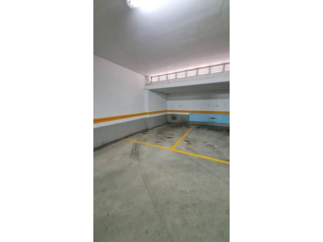 Plaza de garaje en el centro de Miño photo 0