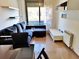 Piso ideal inversores de 2 habitaciones amueblado con salida a balcón en Avda. Vallès, Terrassa photo 0