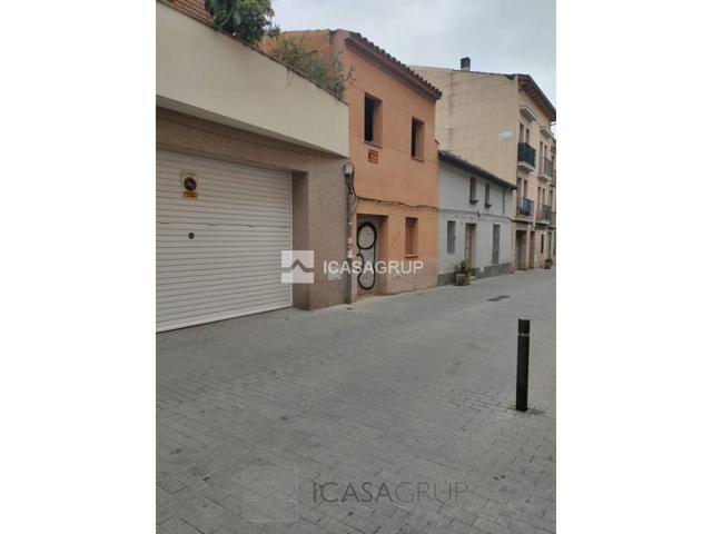 Casa adosada en construcción en el centro de Rubí photo 0