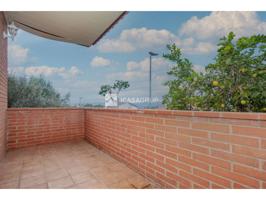 Chalet independiente en venta en Rubí – Espacio, comodidad y buena conexión. photo 0