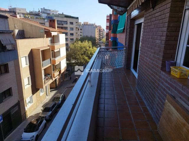 Vivienda a la venta en Mercat photo 0