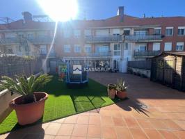 🏡 Piso reformado de 3 hab + terraza de 150 m² con plaza de parking – Rubí (zona Nord) photo 0