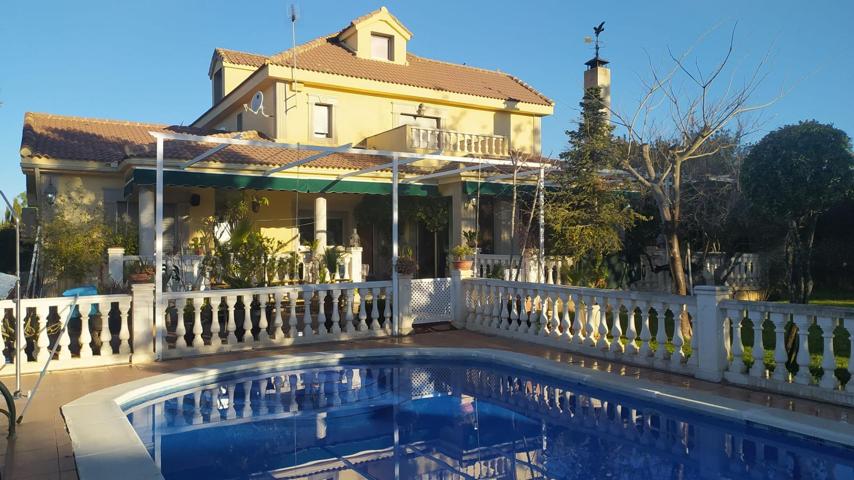 CHALET CON PISCINA Y JARDIN photo 0