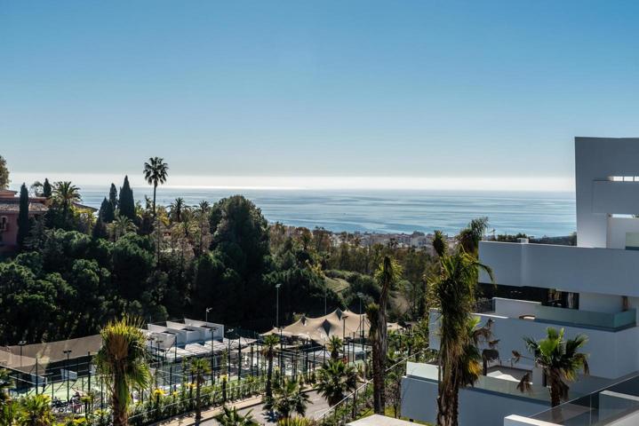 Apartamento en venta en Estepona de 149 m2 photo 0