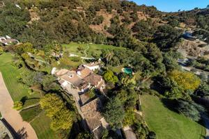 Casa - Chalet en venta en Casares de 537 m2 photo 0