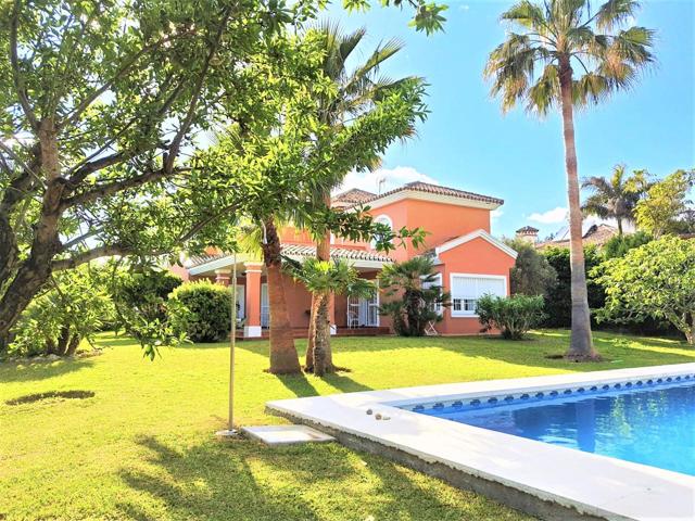 LUJOSA VILLA DE EXCELENTES CALIDADES Y HERMOSAS VISTAS AL MAR. Estepona photo 0