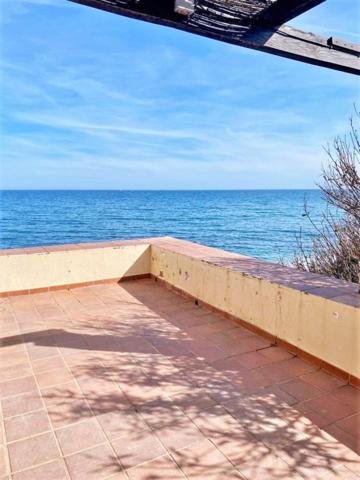 Villa independiente en primera linea de playa con vistas panorámicas al mar photo 0