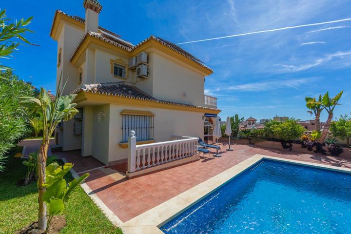 ENCANTADORA VILLA UBICADA EN LAS LAGUNAS DE MIJAS photo 0