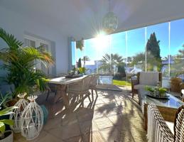 PRIMERA LÍNEA DE PLAYA. Lujoso Apartamento de 2 hab en La Perla de la Bahía, Casares Playa photo 0