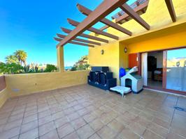 Encantador apartamento con amplia terraza y vistas al mar, La Duquesa. photo 0