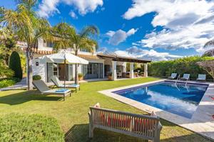 Casa - Chalet en venta en El Paraíso de 447 m2 photo 0