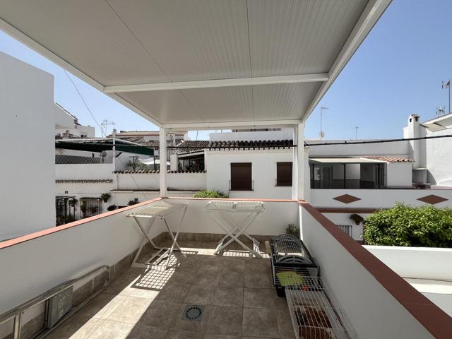 ESPLÉNDIDA VIVIENDA UNIFAMILIAR DE CUATRO DORMITORIOS EN EL CENTRO URBANO DE ESTEPONA. photo 0