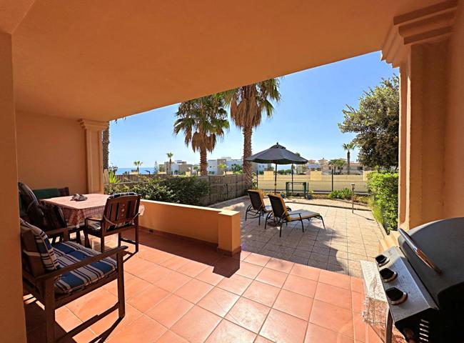 Maravilloso adosado con amplia terraza, solarium y vistas al mar. Estepona photo 0