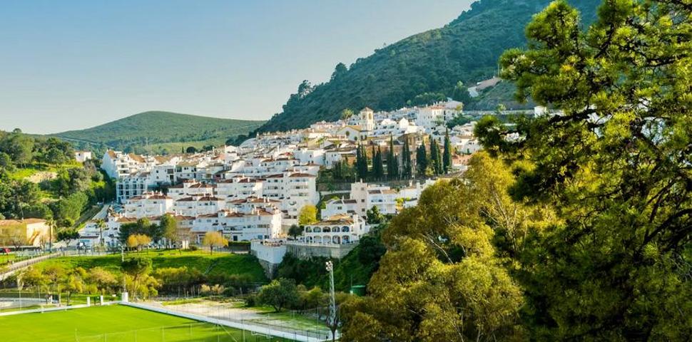 ADOSADO DE ENSUEÑO CON VISTAS, PISCINA Y JARDÍN PRIVADO photo 0