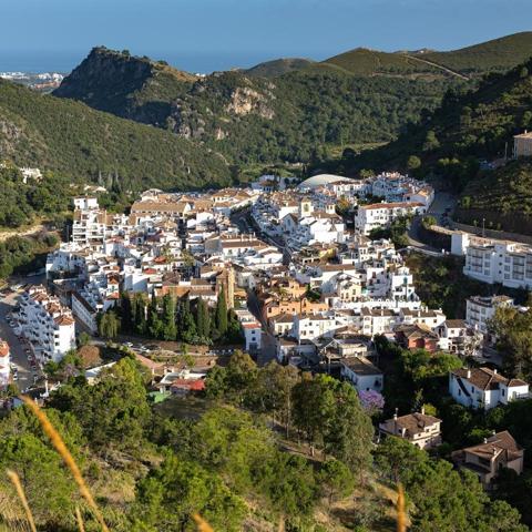 AMPLIA VIVIENDA EN BENAHAVÍS: COMODIDAD Y ESTILO EN UN ENTORNO PRIVILEGIADO photo 0