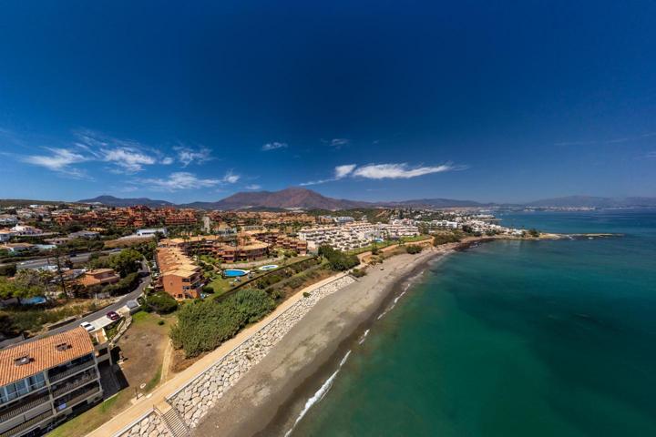 Adosado en venta en Bahía de Casares de 150 m2 photo 0