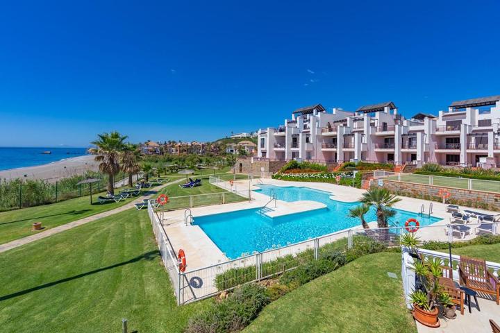 MAGNIFICO APARTAMENTO EN PRIMERA LINEA DE PLAYA CON BELLÍSIMAS VISTAS AL MAR, Casares Costa. photo 0