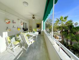 Apartamento en Primera Línea de Playa, en pleno Paseo Marítimo de Estepona photo 0