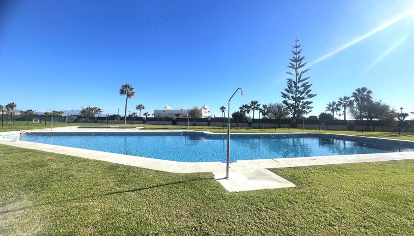 ÁTICO EN URBANIZACIÓN CON ACCESO DIRECTO A LA PLAYA Y VISTAS A LA MONTAÑA photo 0