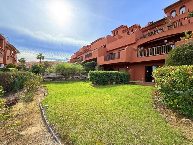 Apartamento en planta baja con jardín privado photo 0