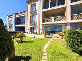 EXCLUSIVO APARTAMENTO EN PLANTA BAJA CON JARDÍN EN PRIMERA LÍNEA DE PLAYA- CASARES COSTA. photo 0