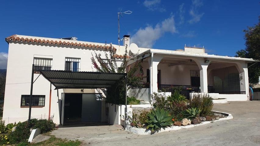 Amplia casa con parcela en Estepona zona de Los Llanos photo 0