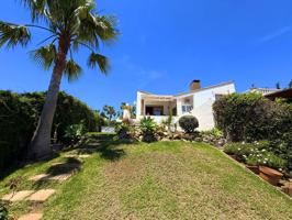 Preciosa villa con maravillosas vistas a la playa, Estepona. photo 0