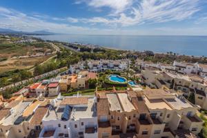 MAGNIFICO ATICO DUPLEX CON IMPRESIONANTES VISTAS AL MAR. CASARES PLAYA photo 0