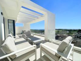 MAGNIFICO ÁTICO DÚPLEX CON MARAVILLOSAS VISTAS AL MAR Y AL GOLF Y LICENCIA TURÍSTICA. photo 0