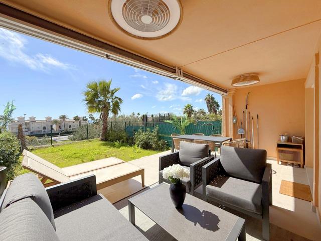 MARAVILLOSO ADOSADO CON VISTAS AL MAR, AMPLIO JARDÍN ,SOLARIUM y ASCENSOR PRIVADO. Estepona. photo 0