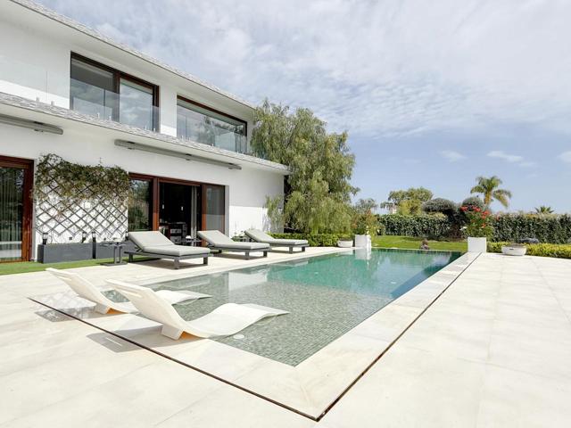 EXCLUSIVA VILLA DE LUJO CON VISTAS AL MAR Y MONTAÑA A 5 Km. DE PUERTO BANÚS. photo 0