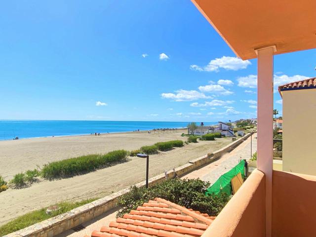 ¡ MARAVILLOSA ADOSADA EN PRIMERA LÍNEA DE PLAYA ! Casares Costa photo 0