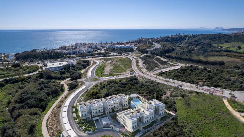 EXCLUSIVO APARTAMENTO DE 3 DORMITORIOS CON JARDÍN PRIVADO Y TERRAZA photo 0