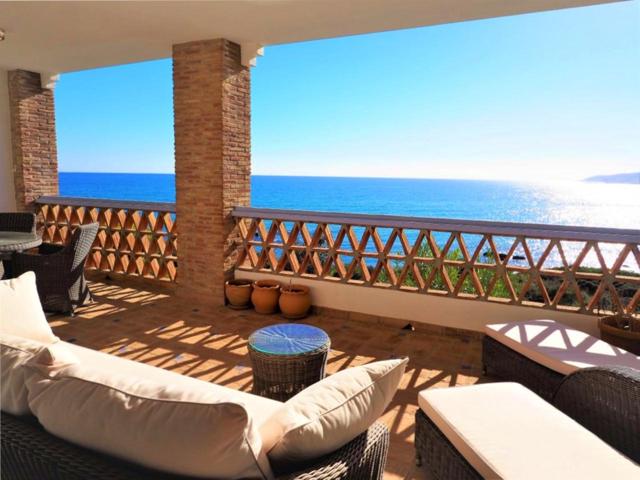 La Perla de la Bahía. Luxury front line beach middle floor apartment photo 0