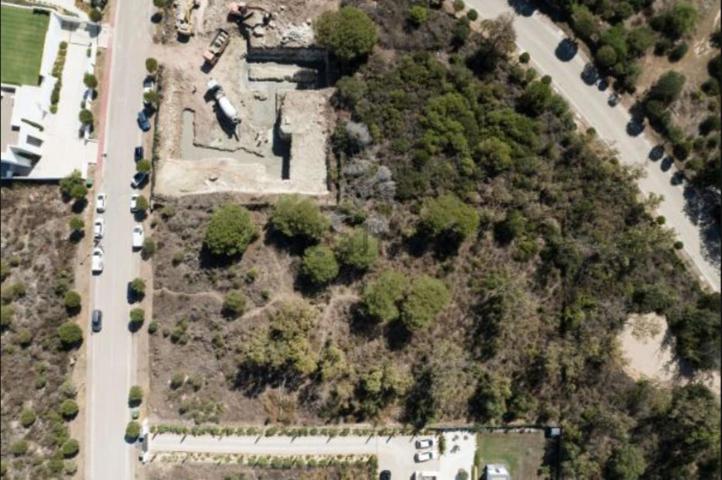 TERRENO DE 2000m2 CON SUELO EDIFICABLE DE 500m2. photo 0