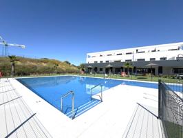 EXCLUSIVO APARTAMENTO EN PLANTA BAJA CON VISTAS AL MAR, TERRAZA Y JARDÍN PRIVADO. ESTEPONA. photo 0