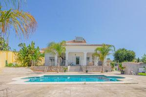 VILLA INDEPENDIENTE EN SOTOGRANDE CON PISCINA Y ÁRBOLES FRUTALES photo 0