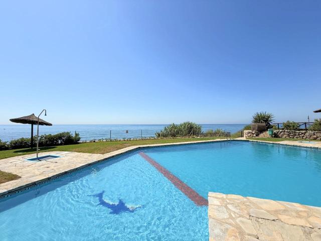 Vivienda adosada en primera línea de playa – Estepona photo 0