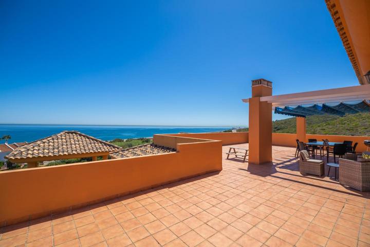 MÁGNIFICO ÁTICO CON VISTAS PANORÁMICAS AL MAR Y LA MONTAÑA — UN LUJO EN LA COSTA DEL SOL photo 0