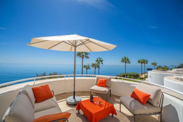 Apartamento en Sinfonía del Mar. Primera Línea de playa. Estepona photo 0