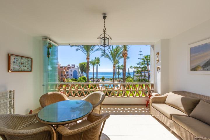 Apartamento en La Perla de la Bahía. Primera Línea de playa photo 0