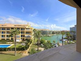 Exclusivo apartamento con terraza y vistas a la Marina de Sotogrande photo 0
