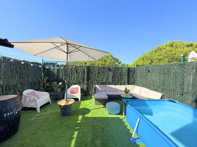 Encantador apartamento con jardín, terraza y estudio independiente en primera línea de golf, Casares Costa. photo 0