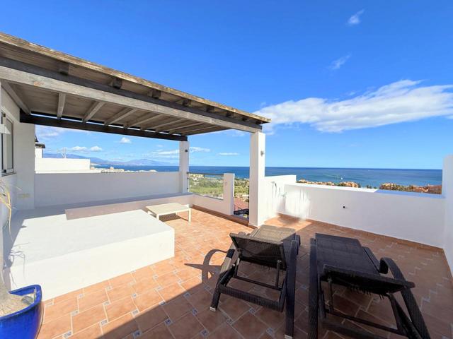 Maravilloso ático con solárium y vistas panorámicas al mar en La Duquesa photo 0
