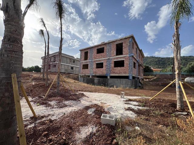 Pareado en venta en Alhaurín de la Torre de 241 m2 photo 0