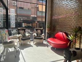 GRAN OPORTUNIDAD DE TRASPASO: Peluquería en funcionamiento + local versátil para varios negocios. photo 0